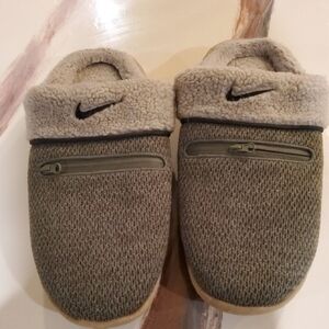 Nike Men Olive Green Slippers with Fleece Lining